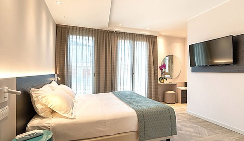 Superior Double Room, Balcony, Partial Sea View