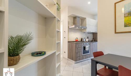 One-Bedroom Deluxe Apartment