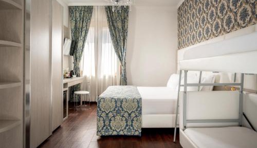 Classic Quadruple Room