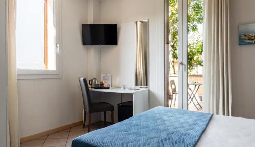 Double or Twin Room with Terrace