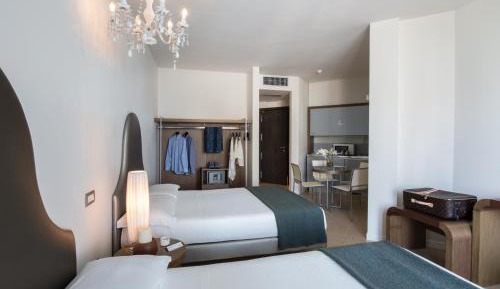 Triple Room with Spa Access