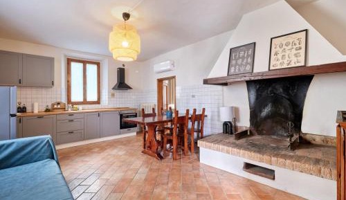 Deluxe One-Bedroom Apartment with Garden View