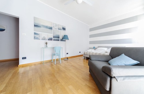 Fossolo Apartment | Sant'Orsola Colorful Huge Apartment