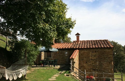 Arezzo Villa | Very old stone farmhouse perfect for 5 persons with private garden and pool. Completely fenced plot.