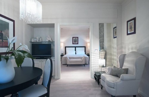 San Donato-San Vitale Hotel | Savoia Hotel Regency