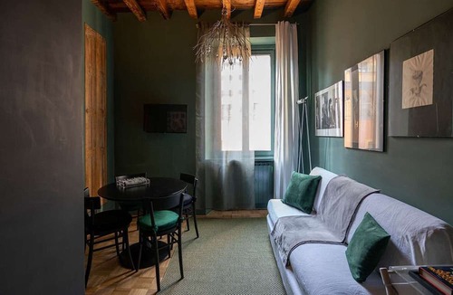 Porta Venezia Apartment | Artistic Flat W/wooden Beams, Porta Venezia