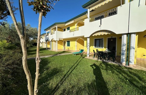 Bibione Lido del Sole Apartment | Relaxing Getaway With Pool and Garden in Bibione