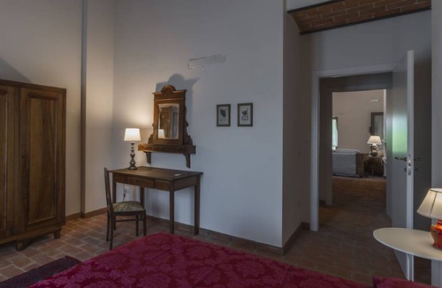 Laterina Apartment | Beautiful apartment with WIFI, pool, A/C, TV, panoramic view and parking, close to Arezzo