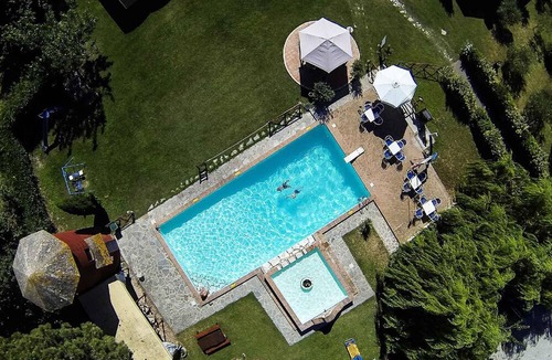 Castiglione del Lago Apartment | Great Crested Grebe