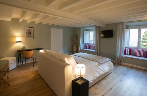 Oltrarno Apartment | Luxury Apartment with view on Piazza Pitti