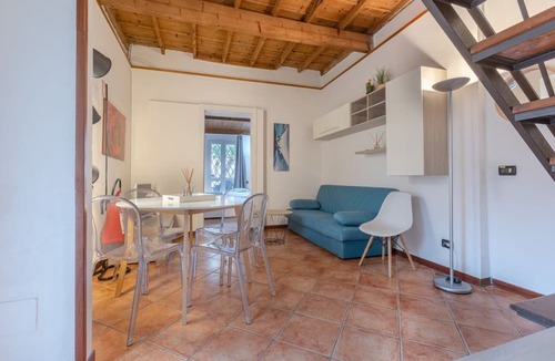 Ferrara Historic Centre Apartment | GuestHost - Cozy and bright 70 sqm apartment, structured on two levels and located on the ground floor of a renovated period building. Perfect for 5 people, the accommodation enjoys an ideal location to easily reach any monument in the historic city cent