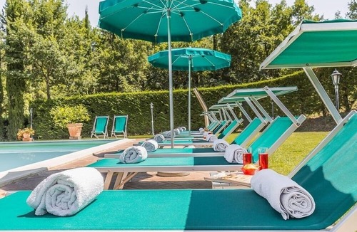 Ripoli Villa | Tuscan villa rental with private pool, jacuzzi, walk to town and views
