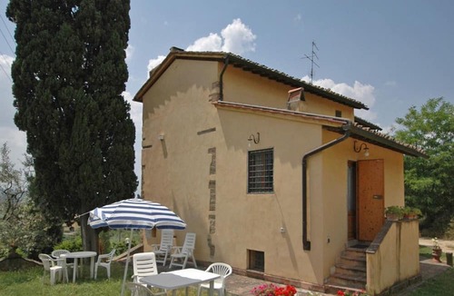 Romola Apartment | Lovely apartment for 4 guests with WIFI, pool and TV, close to Florence