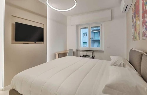 La Spezia Apartment | The Prestige is a modern three-room apartment in the city center, recently renovated.Located in a central position, it is ideal for families and offers space for up to 6 people. It features a master bedroom, a room with two single beds, a living room w