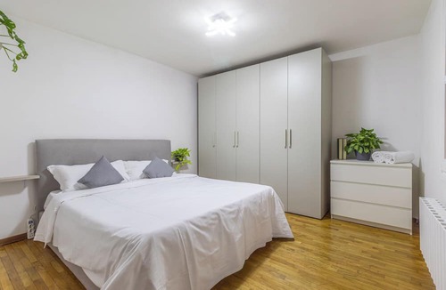 Old Town Apartment | Vacation House| Rua Pioppa| Parking| WiFi| 2 Guests