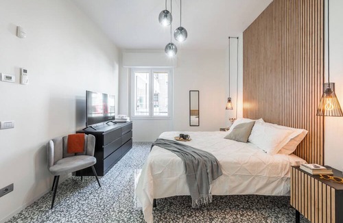 Old Town Apartment | [AN EXCLUSIVE OVERLOOK IN THE HEART OF MODENA] SWING ON THE SQUARE