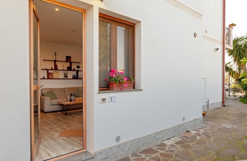 Pisa Apartment | Apartment 'Le 7 Calle - Ground Floor' with Shared Garden and Wi-Fi
