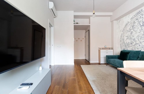 Bullona Apartment | GuestHost - Modern and welcoming 80m2 apartment, ideal for 4 people, located on the mezzanine floor of a building (NO lift) in the Bullona area. The property is located in a strategic area, a few minutes walk from the “Gerusalemme” and “Domodossola