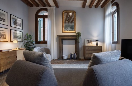 San Marco Apartment | Two bedroom apartment in an Historic Palace
