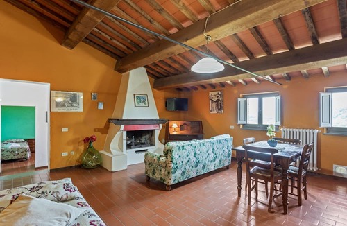 Santa Reparata House | Rustic Holiday Home in Citta di Castello With Swimming Pool