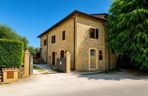 Montefalco Apartment | La Dimora di Sandra Montefalco, Casa tra gli ulivi a Montefalco
