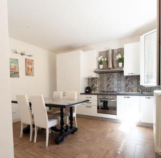 Ferrara Historic Centre Apartment | Gold Apartment