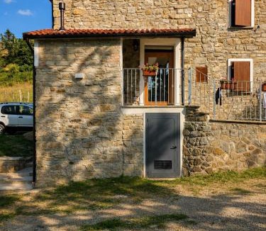 Castiglione dei Pepoli Apartment | Stone House in the Bolognese Apennines