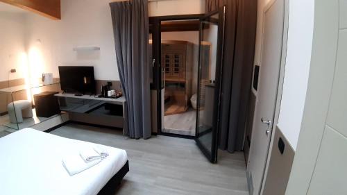 Riale Hotel | Continental Urban Art Hotel
