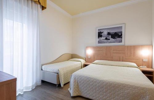 San Giuliano a Mare Hotel | Hotel Corinna