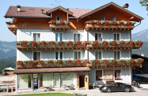 Gionghi-Cappella Hotel | Albergo Miramonti