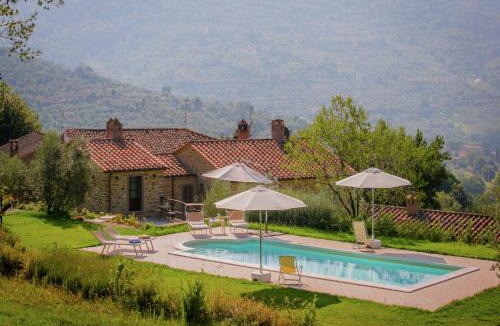 San Pietro a Cegliolo Villa | Villa in Cortona with Pool and Val di Chiana View
