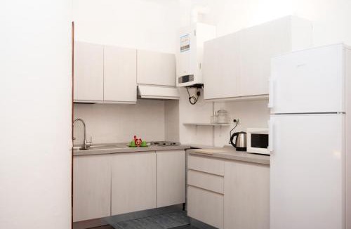 Ferrara Historic Centre Apartment | Casa di Flo - Medieval City Centre with WiFi & AC