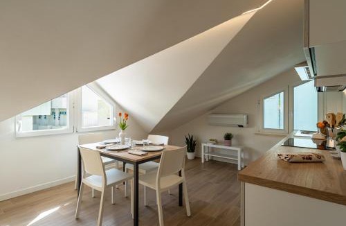 Fogliano Marina Apartment | Villa Pra-tu - Mansarda Moderna 2 Camere - P r a t u r e c c i Group