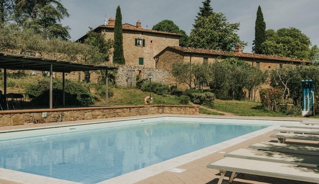 holiday flat 'Tommaso' with swimming pool in Rapale
