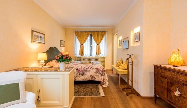 Deluxe Charming Florentine VILLA in the City. PLUS in Florence