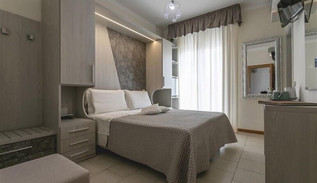 Hotel Deborah