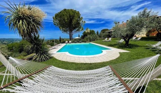 Villa Sole Vino - Montefalco/Bevagna - Sleeps 12 adults + several children. in MONTEFALCO
