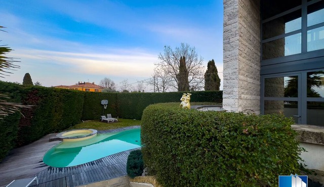 [BLISSFUL HAVEN] LUXURIOUS VILLA WHIT POOL* * * * *