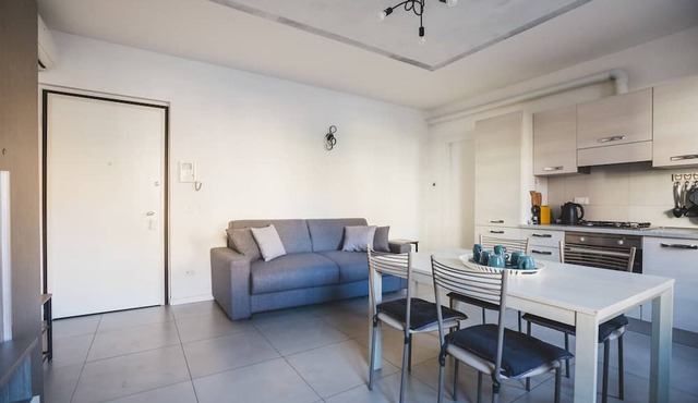 Holiday Apartment "Grey House Pavia near Hospitals" with A/C & Wi-Fi in Pavia