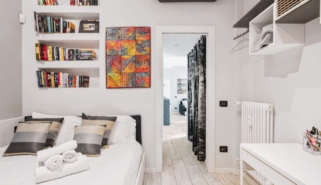 Elegant and stylish apartment in Milan center