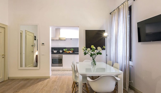 Spacious and Charming Apartment Near Fenice Theatre