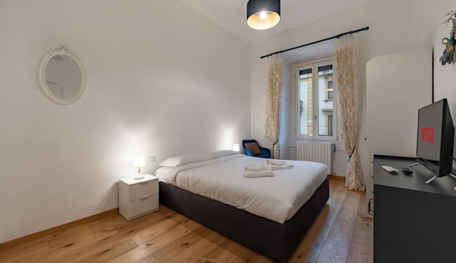 5 walk from Porta Venezia station, with 2 bedrooms