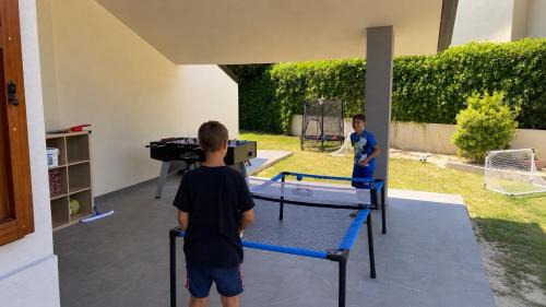 Villa Belvedere, con Piscina e giardino esclusivo, vista panoramica, Piccola palestra, 3 Camere,2 bagni in Belvedere Fogliense