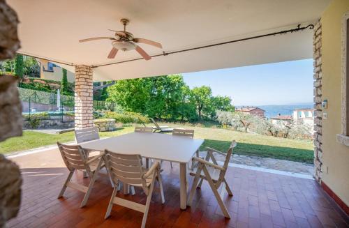 ApartmentsGarda - Albisano Sky House in Torri del Benaco