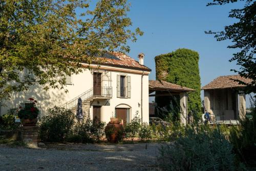 GuestHost - Lisignano Cozy Apartment with Parking in Agazzano