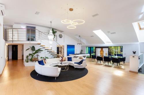 Pool & Billiard - Luxury Loft di 400mq con cinema in Milan
