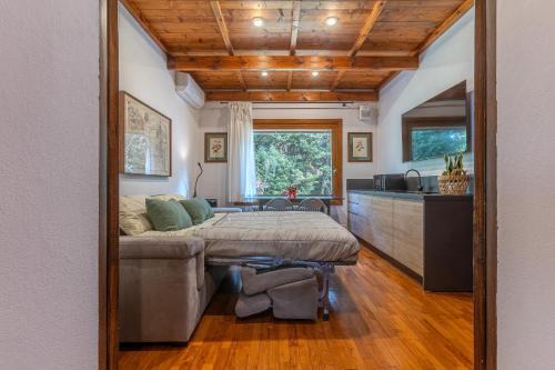 GuestHost - La Casa nel Pineto with Pool & Parking