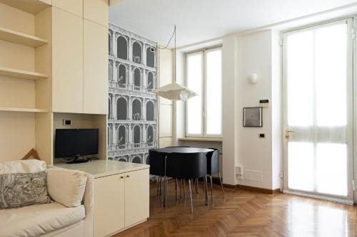 Elegante Bilocale in Montenapoleone - Brera in Milan