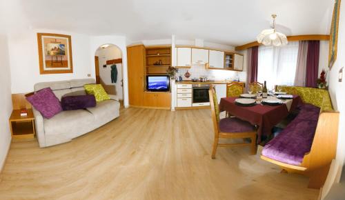 Villa Artic Apartments in Campitello di Fassa