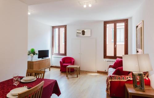 Gorgeous Apartment In Venezia With Wifi